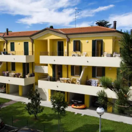 Apartment Peaceful Flat With Terrace And Wi-fi - Beahost